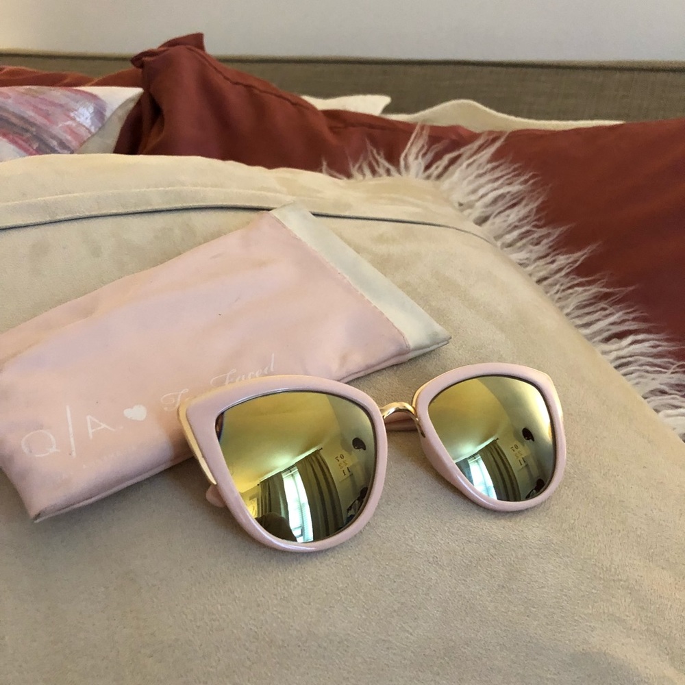 Quay / Too Faced Sunnies